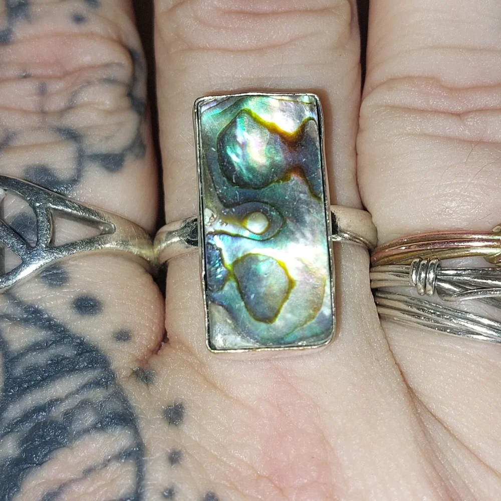 Abalone Shell 🐚 Ring Size 8.75 - Picture 4 of 5